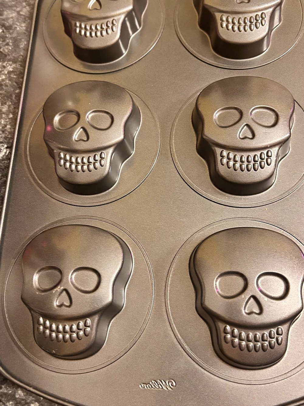 Wilton Metallic Gray Skull Muffin Pan - 12 Cavity